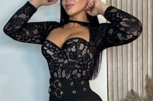 Corset En Blonda Talla Única estira Hasta la Talla 12